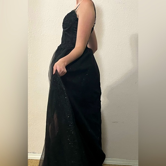 Prom/ Formal dress. Never Worn - Picture 3 of 3